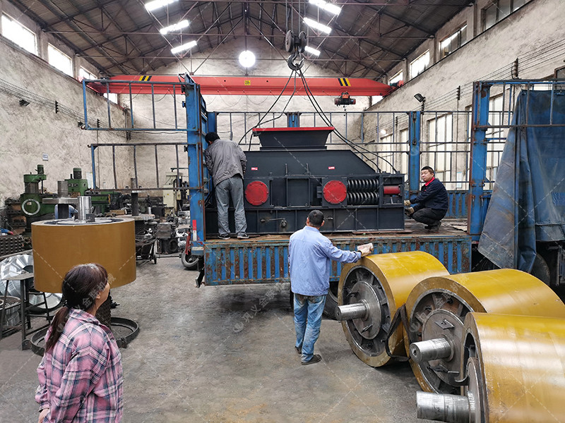 2PG1208大型對輥制砂機(jī)設(shè)備發(fā)貨 發(fā)往山東