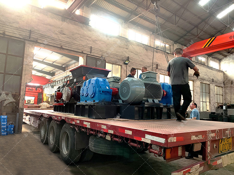 2PG1208型液壓直聯(lián)對(duì)輥破碎機(jī)設(shè)備發(fā)貨圖片